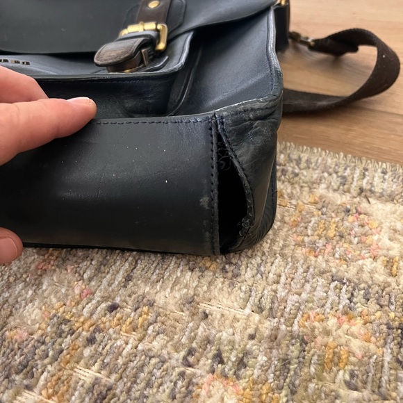 Ted Baker Messenger Bag - Picture 2 of 2